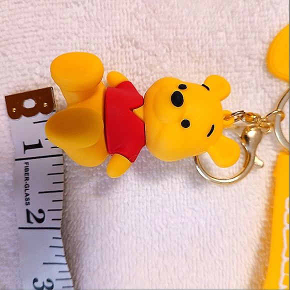 Pooh Keychain Sitting Wristlet Design Silicone Clip On New - Picture 3 of 4